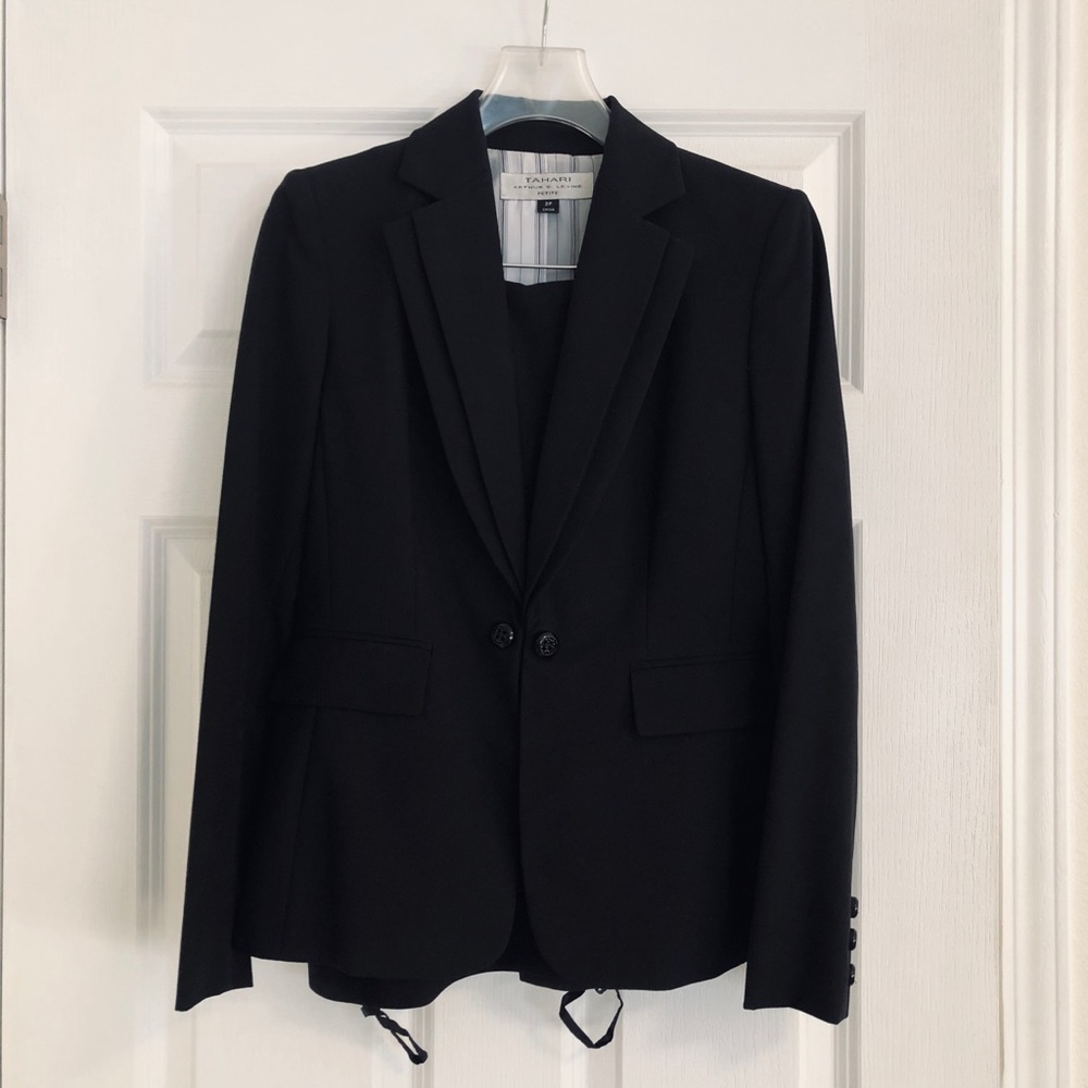 tahari pants suit